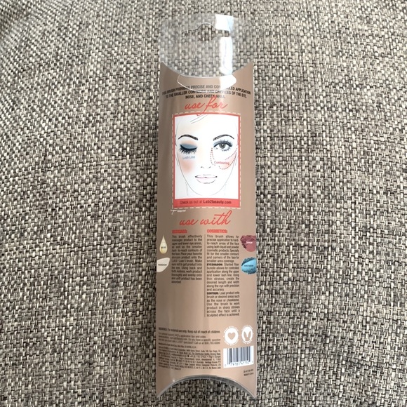 L.A.B.2 Face & Eyes Luxe 5 Multipurpose Makeup Brush - Picture 2 of 4